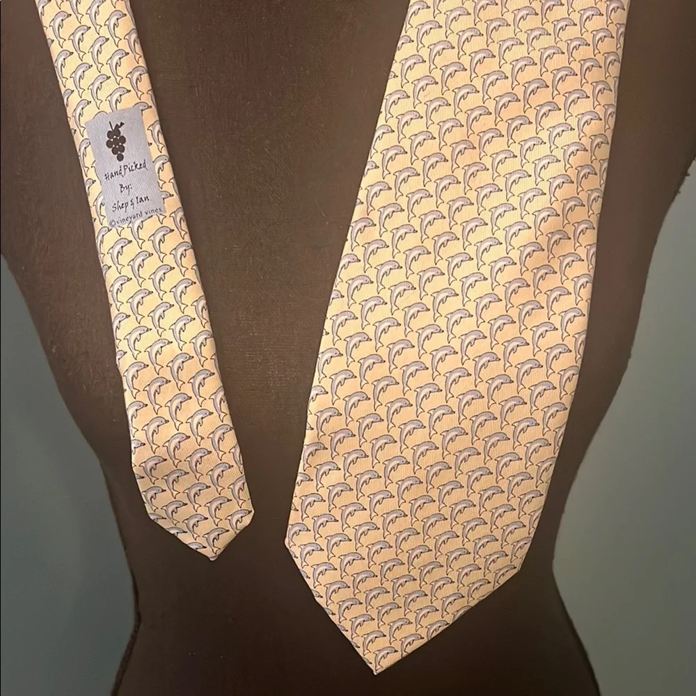 Vineyard Vines Silk Dolphin Tie